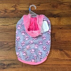Puppy Dog Pet Apparel Sweater Hoodie Paws
Super Soft Fleece Material
Medium NWT